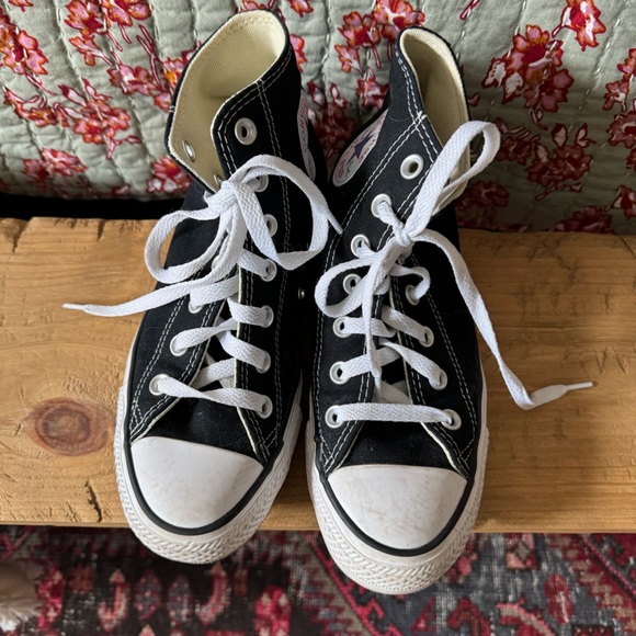 Black and White Converse High tops - Picture 2 of 4